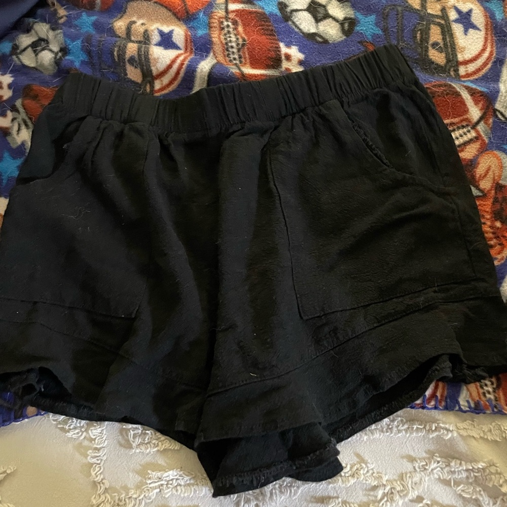 Black Medium Ruffle Dress Shorts with pockets